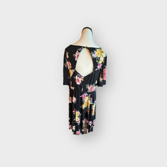 Women’s torrid 1 Strappy Neck Black Floral Studio Knit Jersey Skater Dress 14 16 - Picture 6 of 11